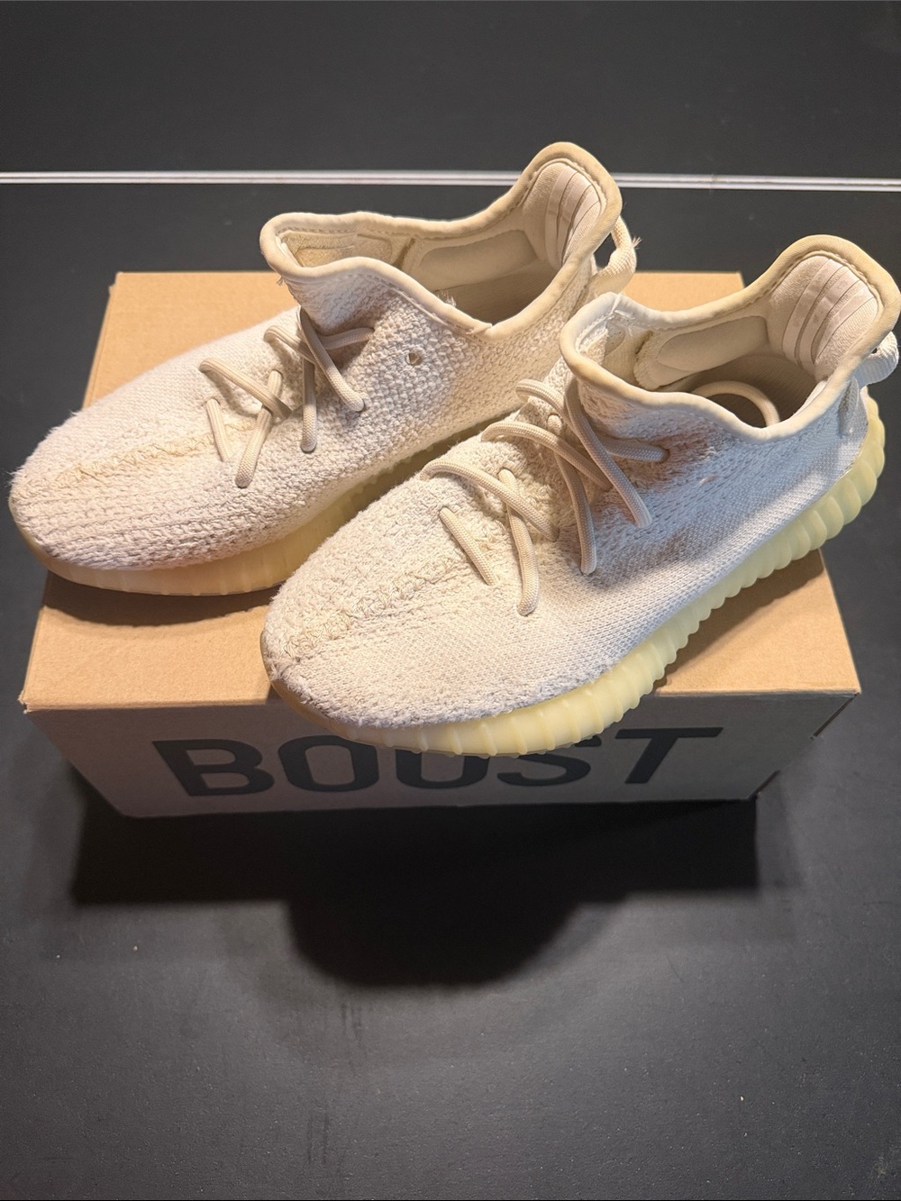 Yeezy Boost 350 V2 Cream White Sneakers Size 4 with tags in box